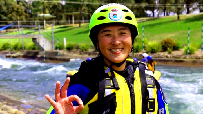 Stephanie Looi is one of many female volunteers bolster bushfire ranks. - ABC.Net.AU